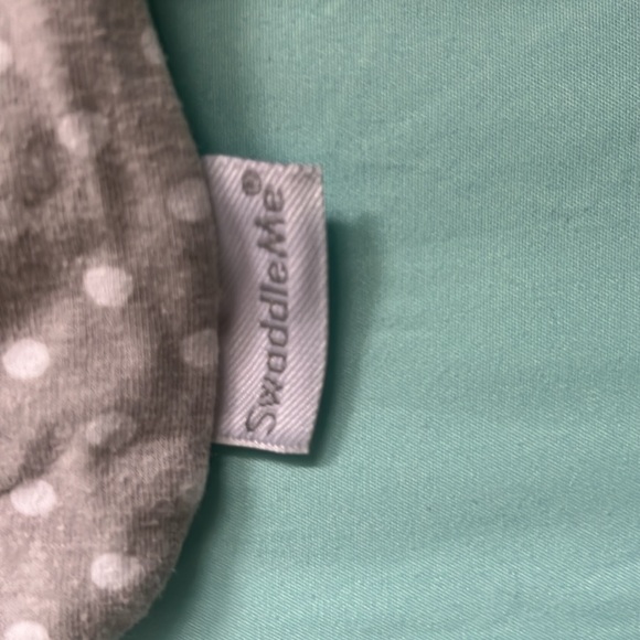 Lot of 2 swaddle me zip up & Velcro Swaddles. 0-3 months & 3-6ish months - Picture 2 of 8